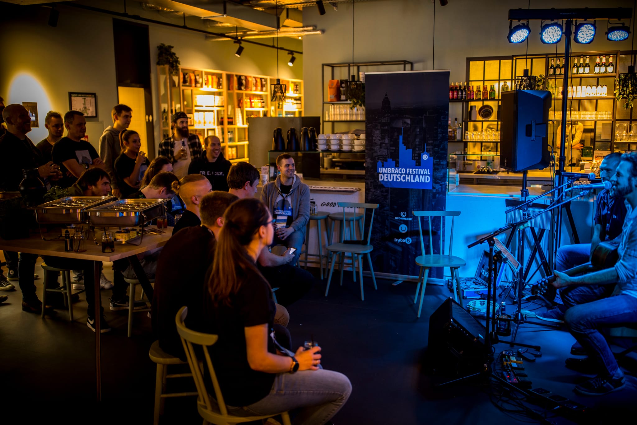 After-Party mit Live-Musik auf dem Umbraco-Festival Deutschland 2019