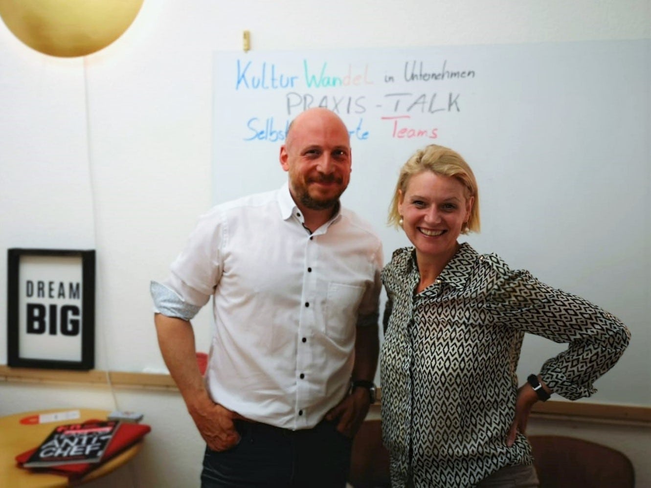byte5-COO Chris Köhler mit Dorothee Wiebe beim Praxis-Talk zur agilen Unternehmenskultur